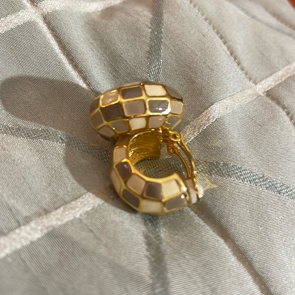 Vintage Joan Rivers earrings